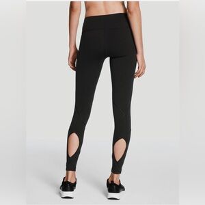 Victoria’s Secret Knockout Leggings with Cutout Detailing | women’s size small